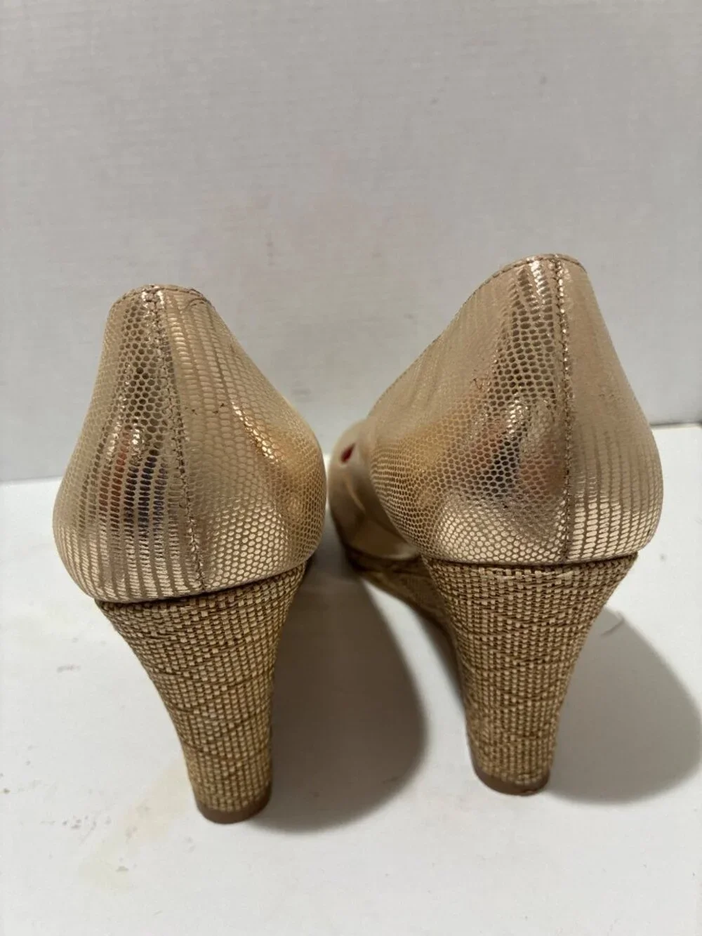Lilly Pulitzer Resort Chic Wedge Pumps Womens Gold Metallic 3.25